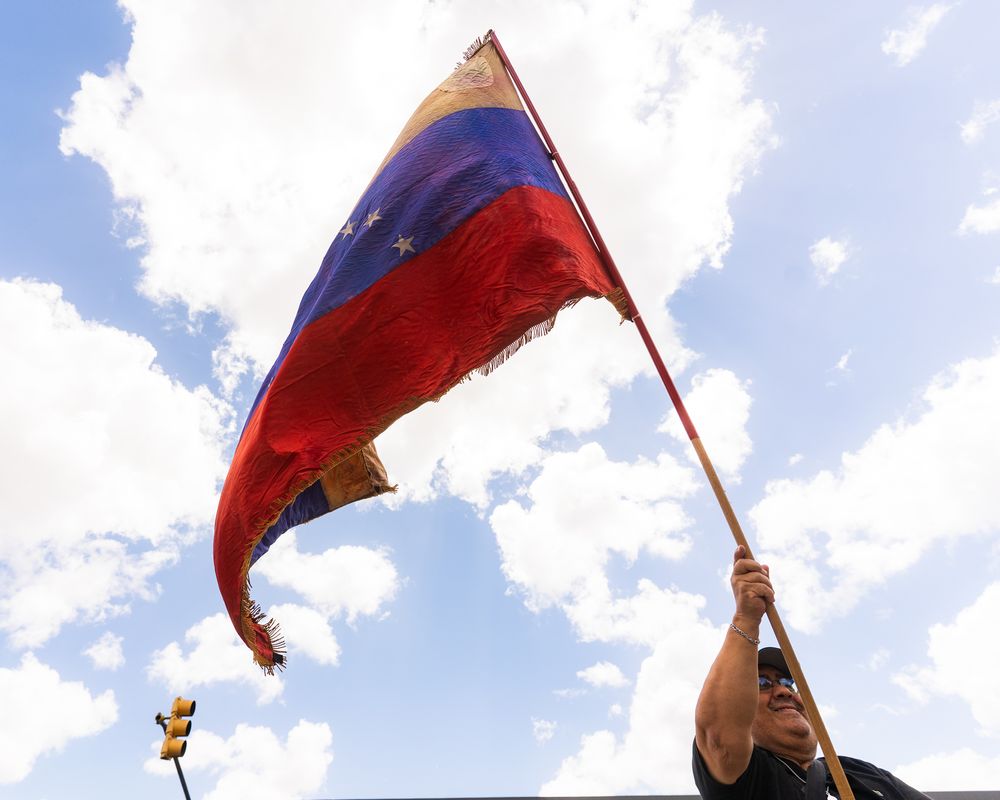 Manifestación de venezolanos en Uruguay, tras el derrocamiento de Nicolás Maduro