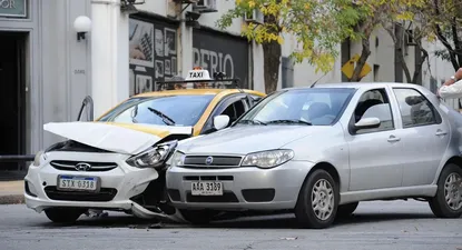 Los chapistas están desbordados porque no tienen repuestos para avanzar con las reparaciones.