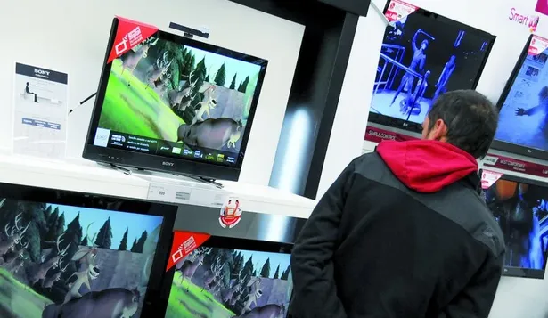 Confianza del consumidor cayó en junio y tocó su nivel más bajo en dos años