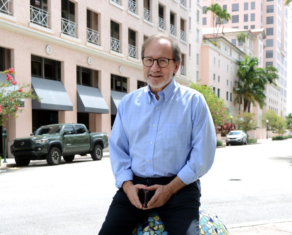 Eduardo Gamarra se doctoró en ciencias políticas en la Universidad de Pittsburgh y desde 1986 vive en Miami