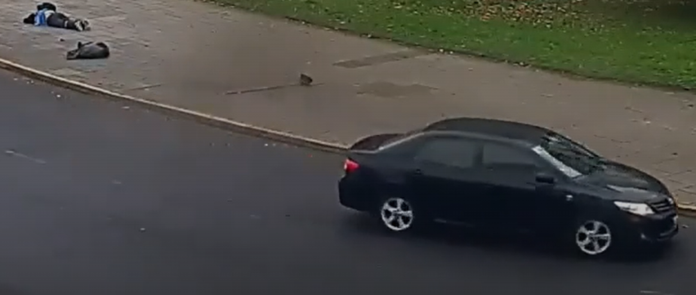 La Plata: un subcomisario de la Policía Bonaerense atropelló a dos barrenderas