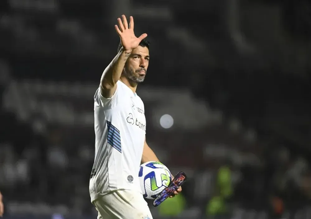 Luis Suárez se llevó la pelota