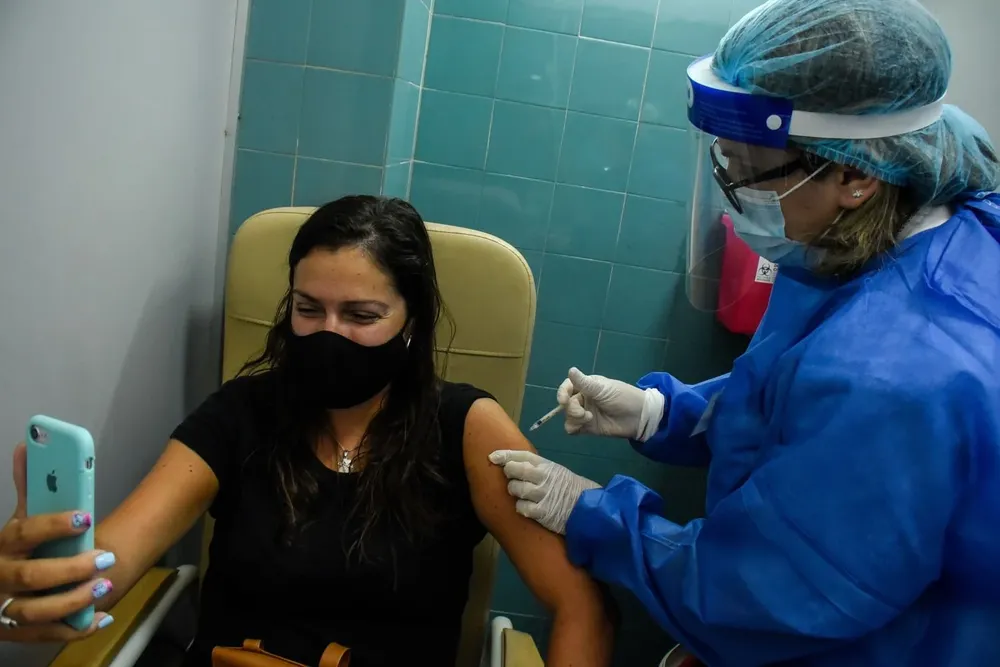 Hay 760.748 personas que no se agendaron para vacunarse