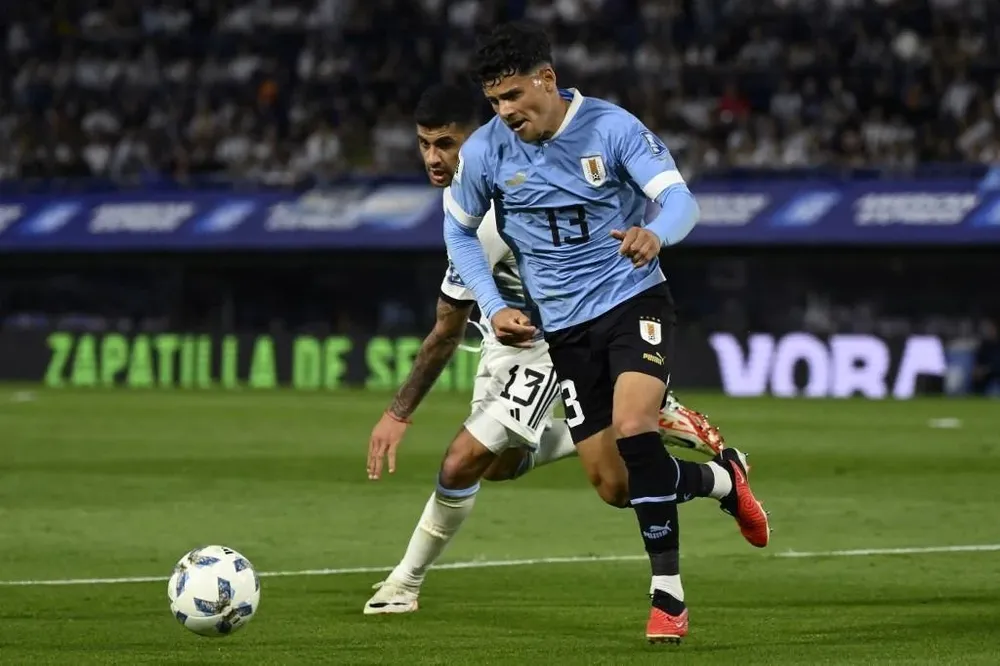 Maximiliano Araújo con la celeste