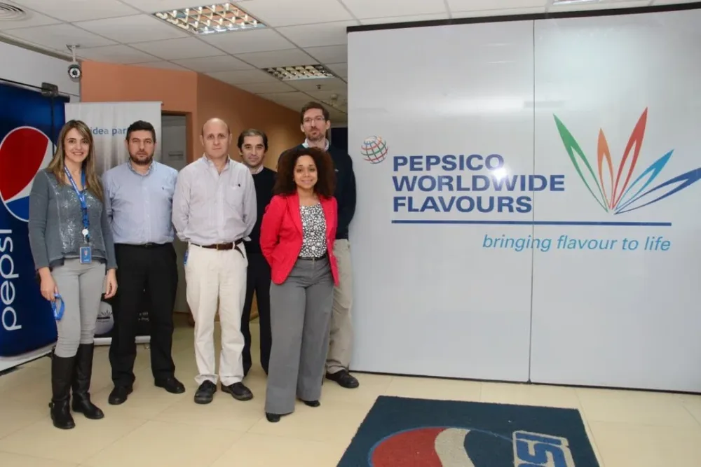 Rossana Mesa, Mario Maneyro, Mariano Fulgueiras, Diego Sánchez, Carlos Brinzoni y Julissa Reynoso.