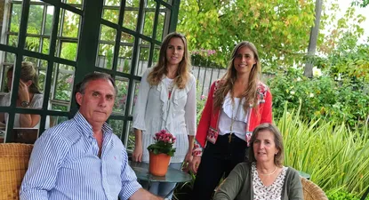César García, Lucía, Catalina y Maureen Cummins.