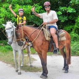 Matías Arezo está de vacaciones junto a su familia