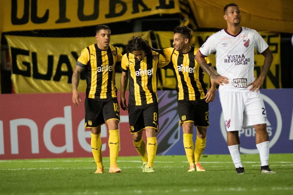 Britos y el 3-2 con Athletico Paranaense en la Libertadores 2020