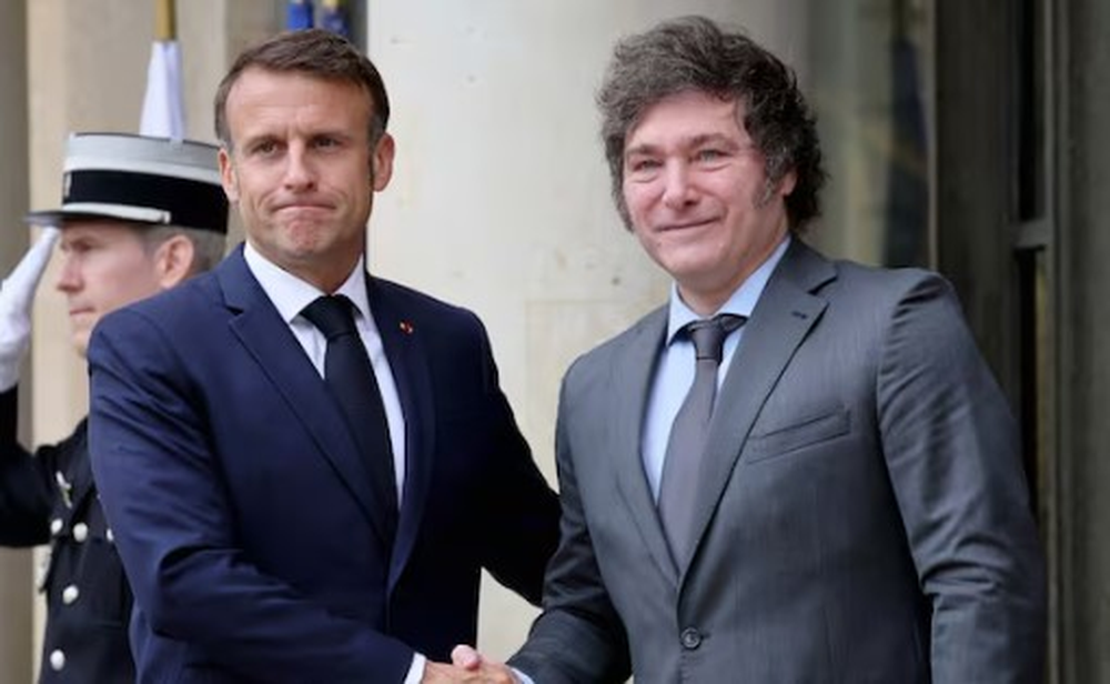 El presidente francés, Emmanuel Macron y eñ presidente argentino, Javier Milei.