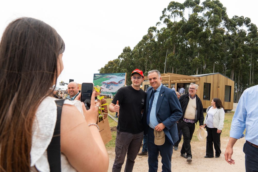 Los j&oacute;venes se llevaron de la Uruforest conocimientos, informaci&oacute;n sobre c&oacute;mo capacitarse y el mercado laborar, pero tambi&eacute;n en alg&uacute;n caso plantines de eucaliptus y la foto con el presidente Orsi.