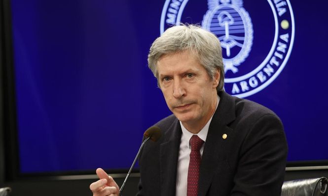 El Gobierno quiere poner un piso a la caída del dólar y el Banco Central acelera la compra de reservas