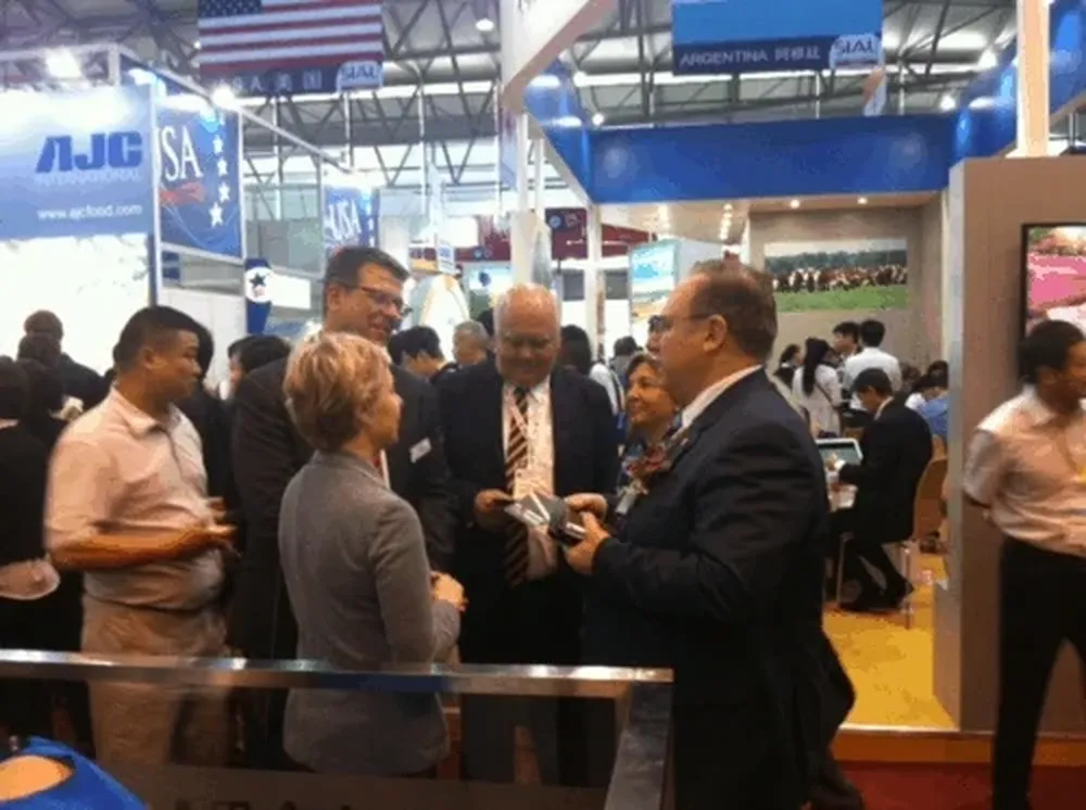 El vice presidente de INAC, Pérez Abella recibe en Shanghai el interes de visitantes por las carnes uruguayas