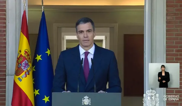 Captura de video de la señal institucional de La Monclao, de la comparecencia del presidente del Gobierno, Pedro Sánchez,.