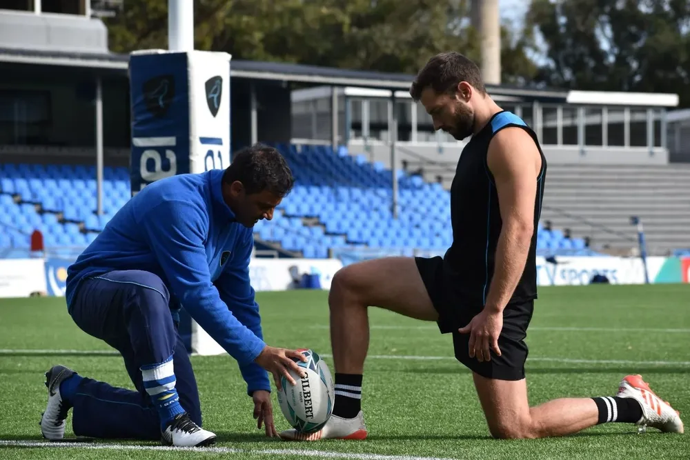 Todeschini entrenando junto a Felipe Berchesi, apertura de Los Teros