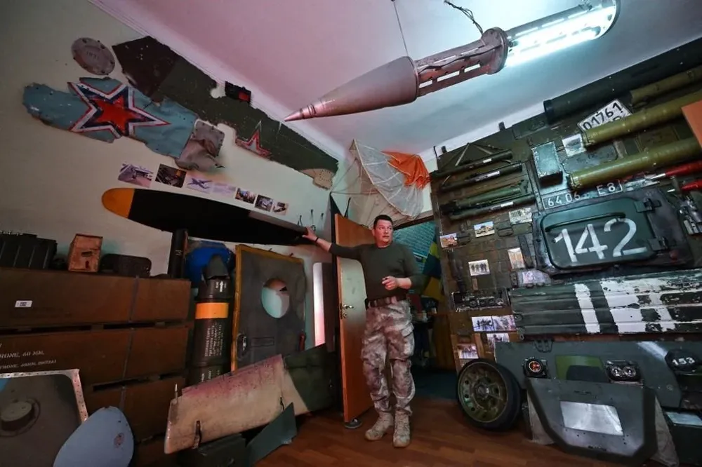 Pavlo Netesov y sus trofeos de guerra rusos