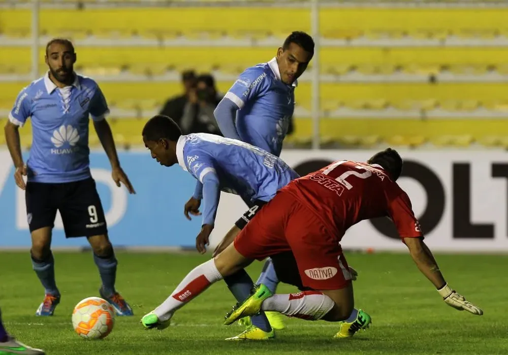 Martín Campaña se revuelca ante Jaima Arrascaita