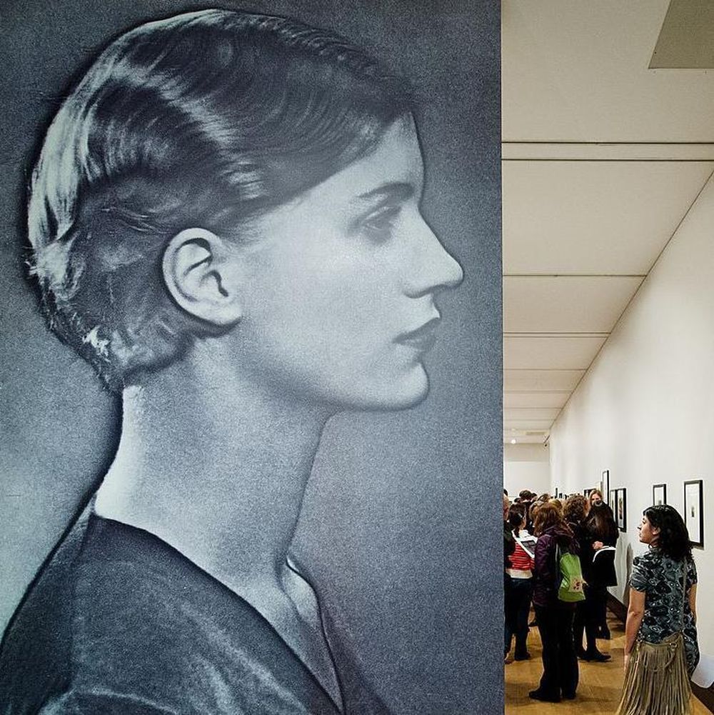 Imagen solarizada de Lee Miller cuando era joven, tomada por el artista surrealista Man Ray.