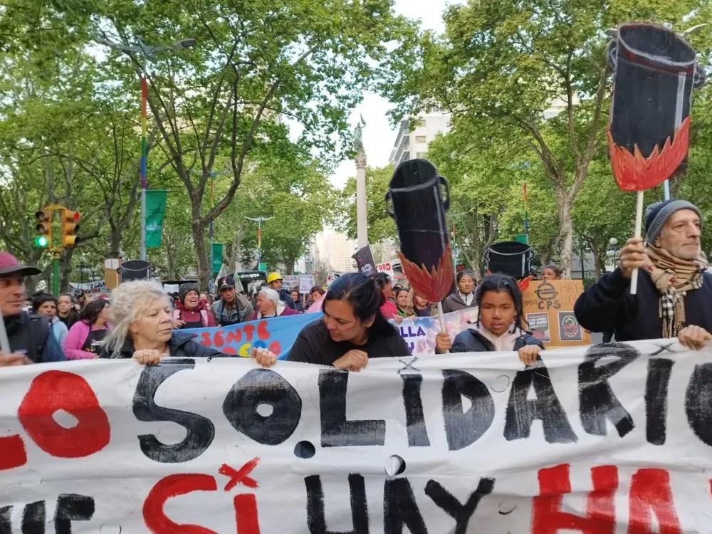 La marcha recorrió 18 de Julio este martes