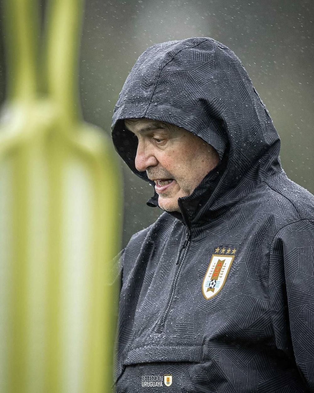 Marcelo Bielsa en los entrenamientos de la selección uruguaya Marcelo Bielsa en los entrenamientos de la selección uruguaya