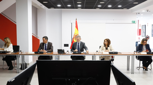 Felipe VI preside la reunión del comité de crisis de seguimiento de los efectos de la DANA en el litoral mediterráneo y Albacete en el Cuartel General de la Unidad Militar de Emergencias de la Base Aérea de Torrejón