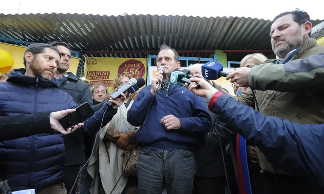 La audiencia que no fue: qué planteó la defensa de Manini y cómo sigue el caso