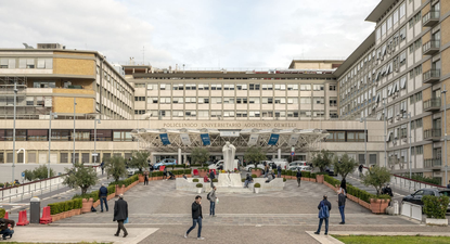 Así es Gemelli, el hospital de los pontífices, donde será operado León XIV