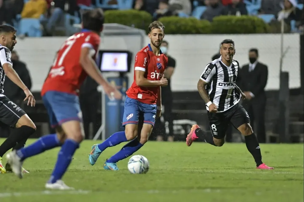 Nacional visita a Wanderers