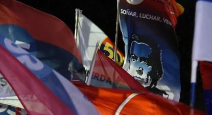 Banderas de los festejos del Frente Amplio