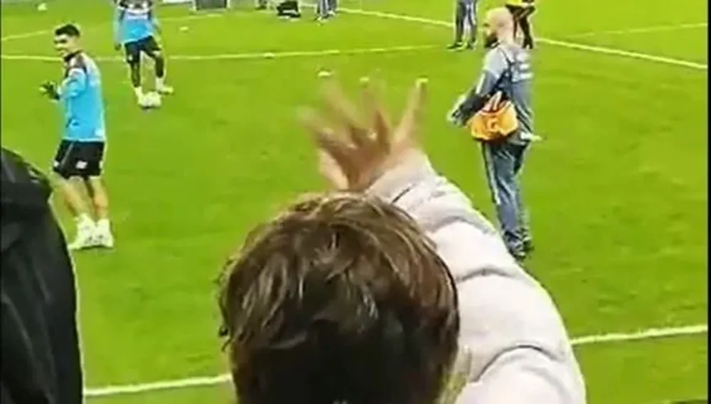 El saludo de Suárez