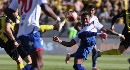 Juan Cruz De los Santos de Nacional ante Peñarol por la final de la Liga AUF Uruguaya