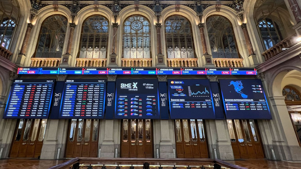 El Ibex35 subió 0,75% impulsado por los bancos