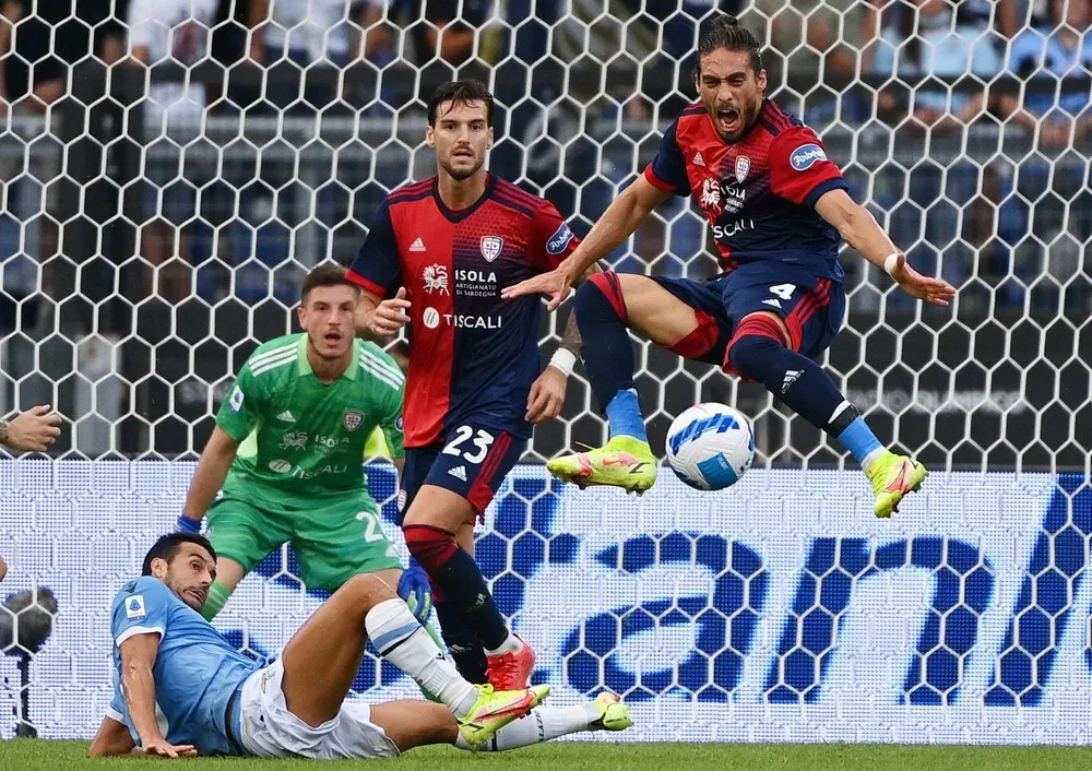 Martín Cáceres en Cagliari