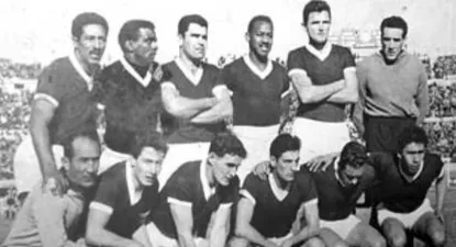 UN EQUIPAZO. Parados: Climaco Rodríguez, Eladio De Souza, Luis Miramontes, Esteban Álvarez, Estanislao Malinowski, Luis Radicci; agachados: L. García (kinesiólogo), Luis Román, Carlos Rosas Riolfo, Walter Hernández, Willi Píriz y René Brasil