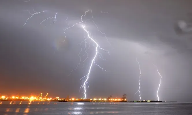 Lluvias intensas y tormentas eléctricas.