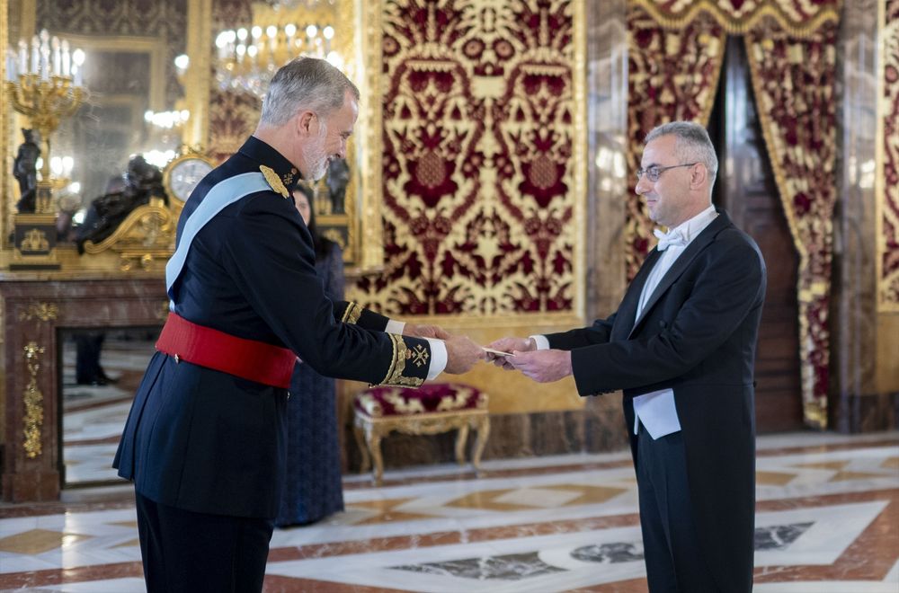 El Rey Felipe VI recibe la carta credencial del embajador de la República de Chipre, Michalis Ioannou. EUROPA PRESS