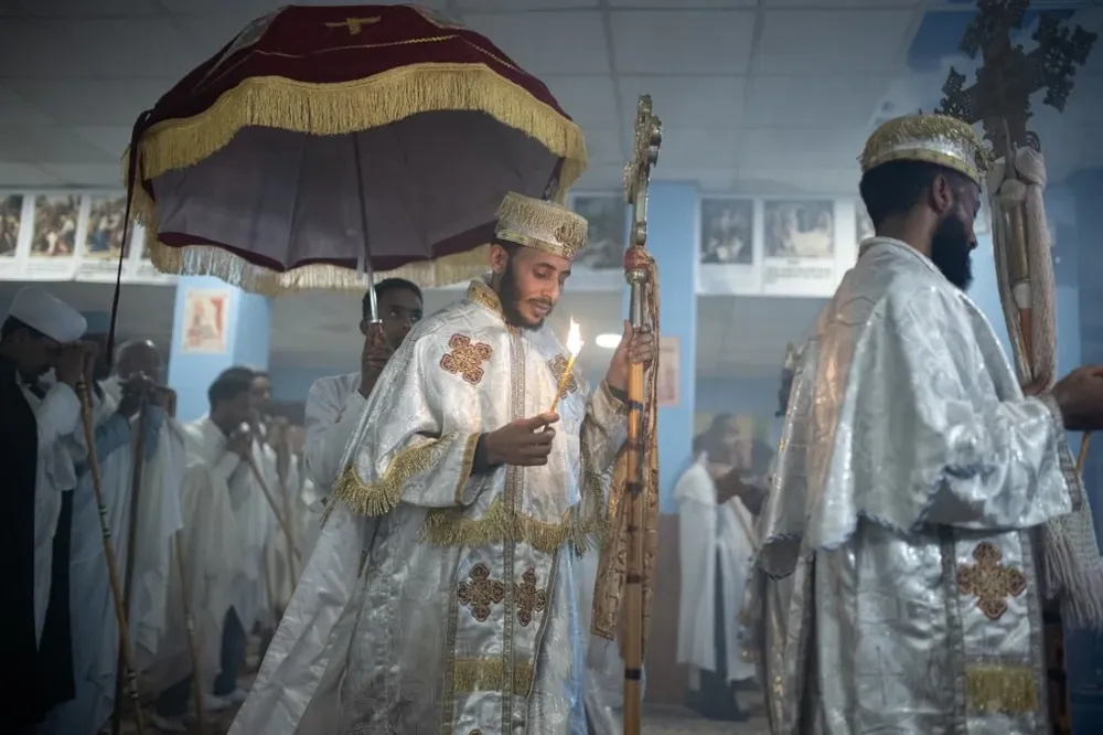 La Iglesia Ortodoxa de Etiopía sigue la tradición litúrgica alejandrina, tiene sede en Adís Abeba y cuenta con 30 millones de fieles, un 45% de la población de Etiopía.