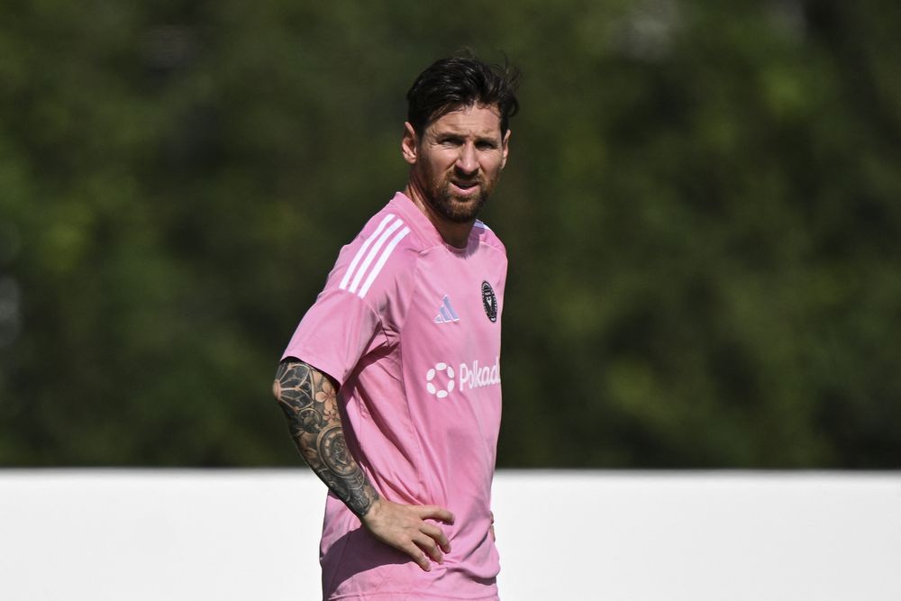 Lionel Messi se prepara para su debut en el Mundial de Clubes Lionel Messi se prepara para su debut en el Mundial de Clubes