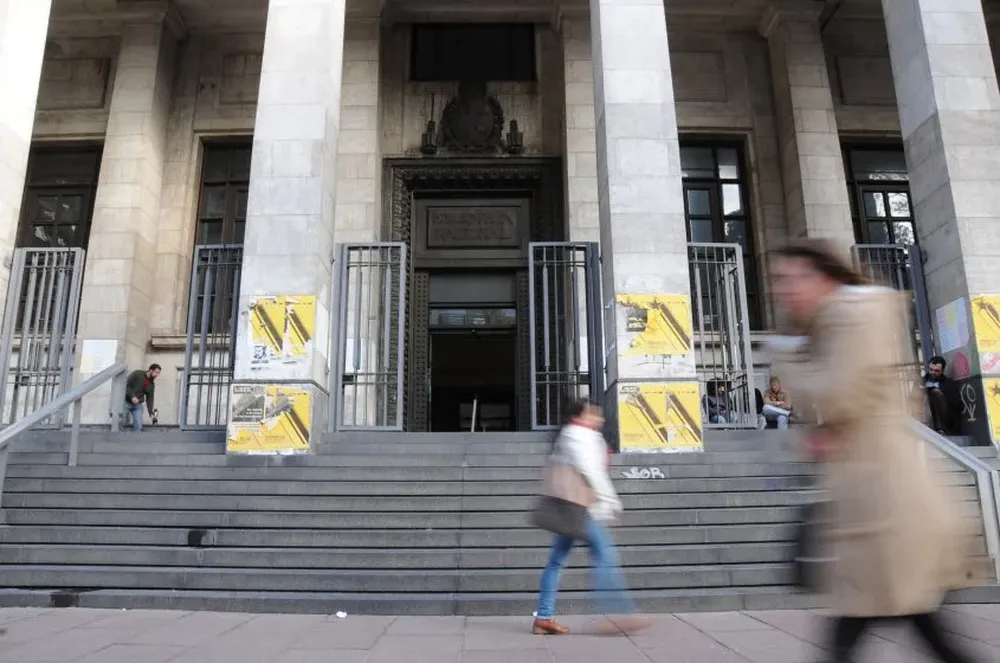 La fachada de la Biblioteca Nacional