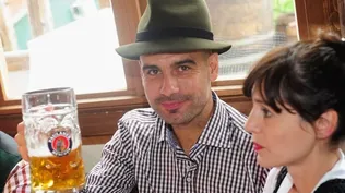 Pep Guardiola y Cristina Serra en la Oktoberfest, durante su época en Bayern Múnich