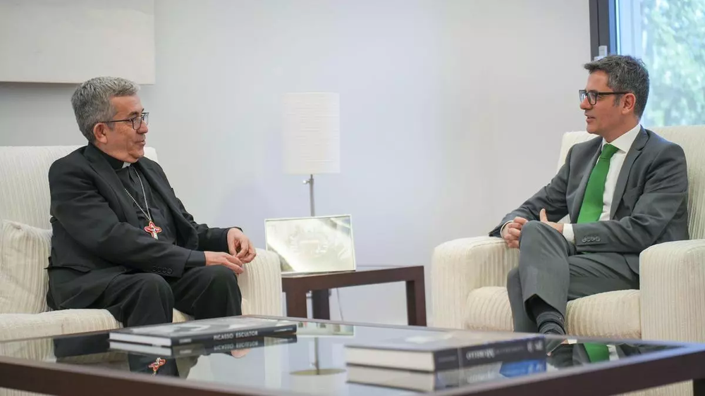 El ministro de Justicia, Félix Bolaños y el presidente de la Conferencia Episcopal, Luis Argüello.