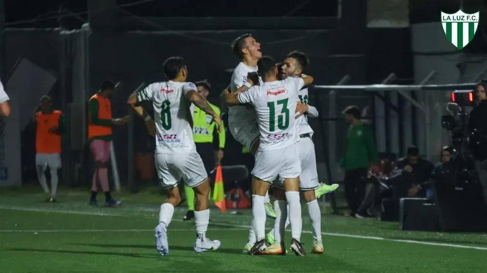 Enorme triunfo de La Luz ante Deportivo Maldonado