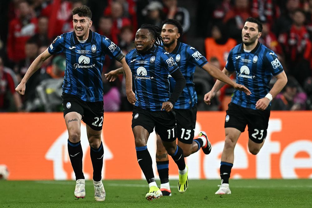 Ademola Lookman celebra el 1-0 de Atalanta ante Bayer Leverkusen en la final de la Europa League