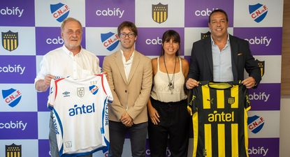 Ricardo Vairo e Ignacio Ruglio en el acuerdo de Nacional y Peñarol con Cabify Uruguay
