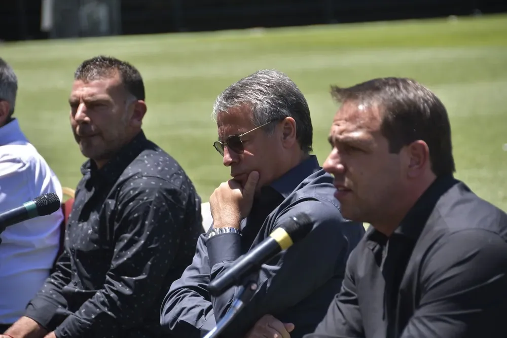 Ignacio Ruglio, Pablo Bengoechea y Gabriel Cedrés son quienes toman las principales decisiones deportivas en Peñarol