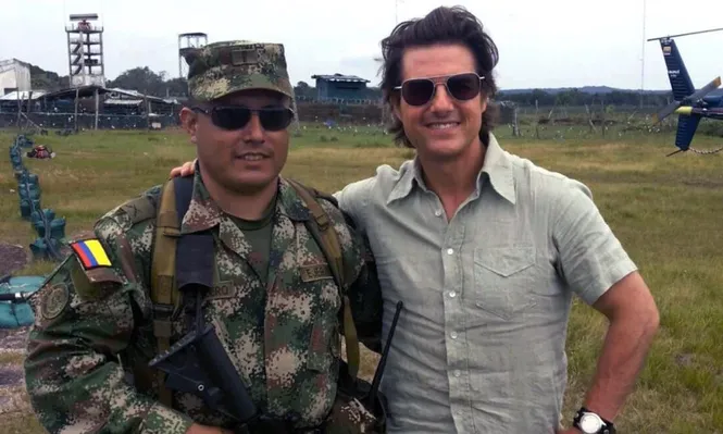 Tom Cruise visita al ejército colombiano