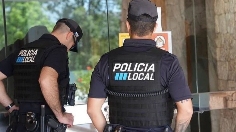 La Policía local detuvo a un matrimonio en Oviedo por mantener a sus tres hijos encerrados desde 2021.