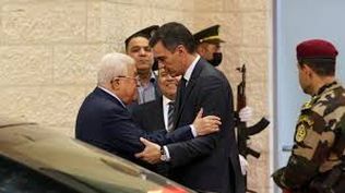 Pedro Sánchez y el presidente palestino Mahmoud Abbas