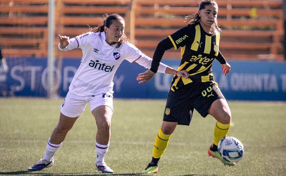 Nacional fue muy superior a Peñarol y goleó 3-0 en Las Acacias por la primera fecha del Torneo Apertura de fútbol femenino