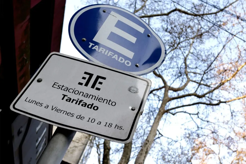 Estacionamiento tarifado en las calles de Montevideo