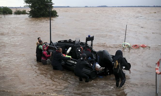 Lluvias dejan al menos ocho muertos en Brasil